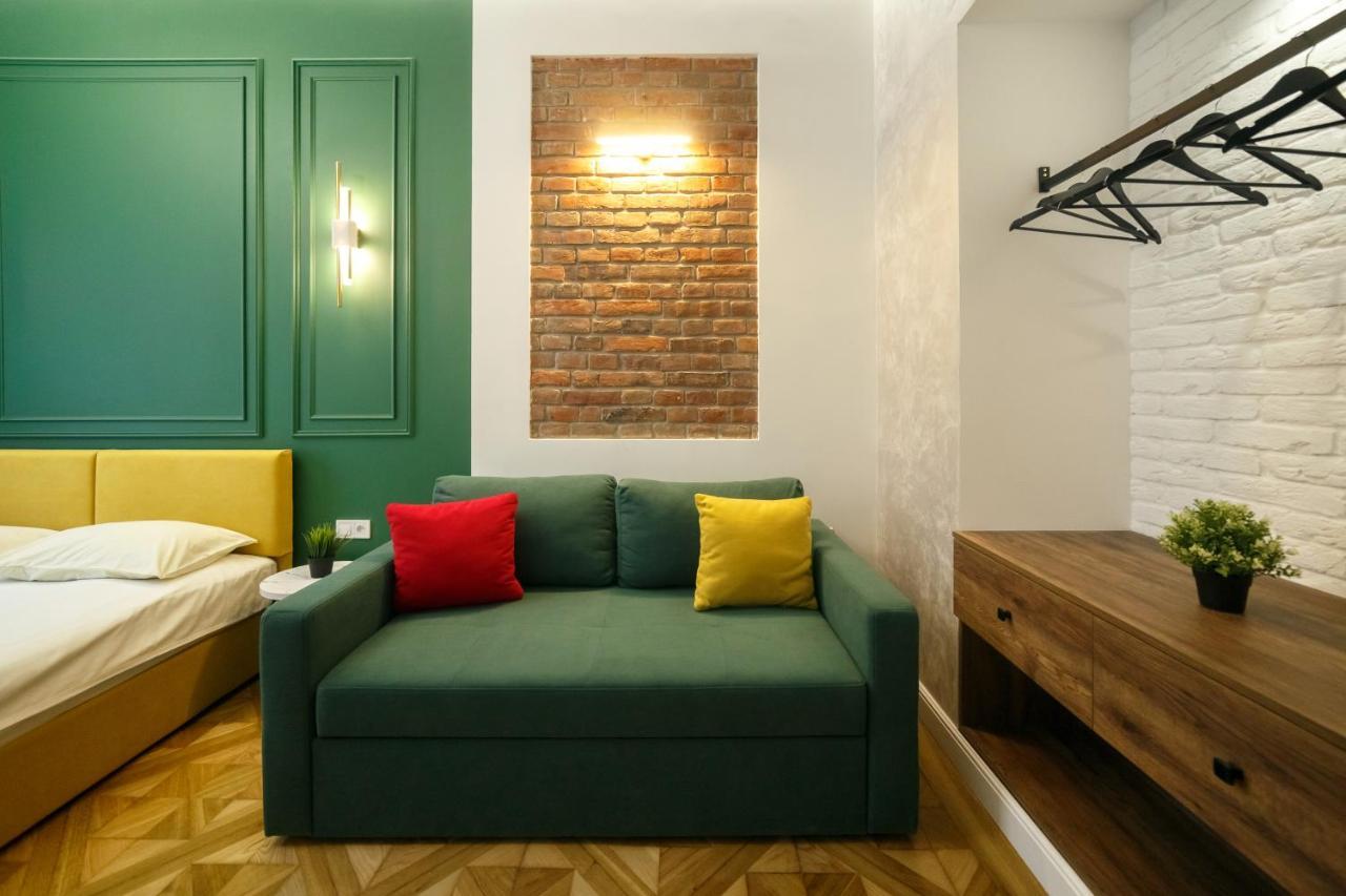 Two separate bedrooms Lychakivska 5 street old town Lviv Buitenkant foto