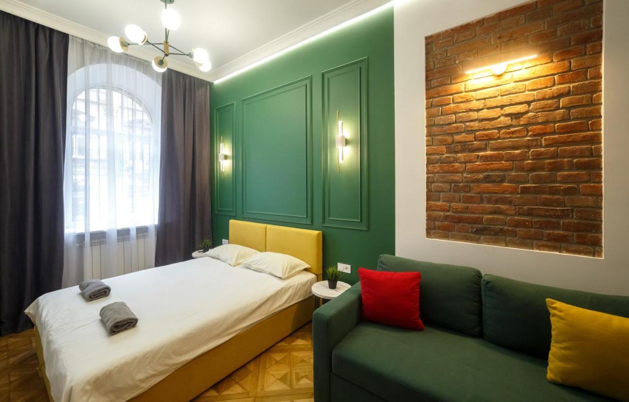 Two separate bedrooms Lychakivska 5 street old town Lviv Buitenkant foto