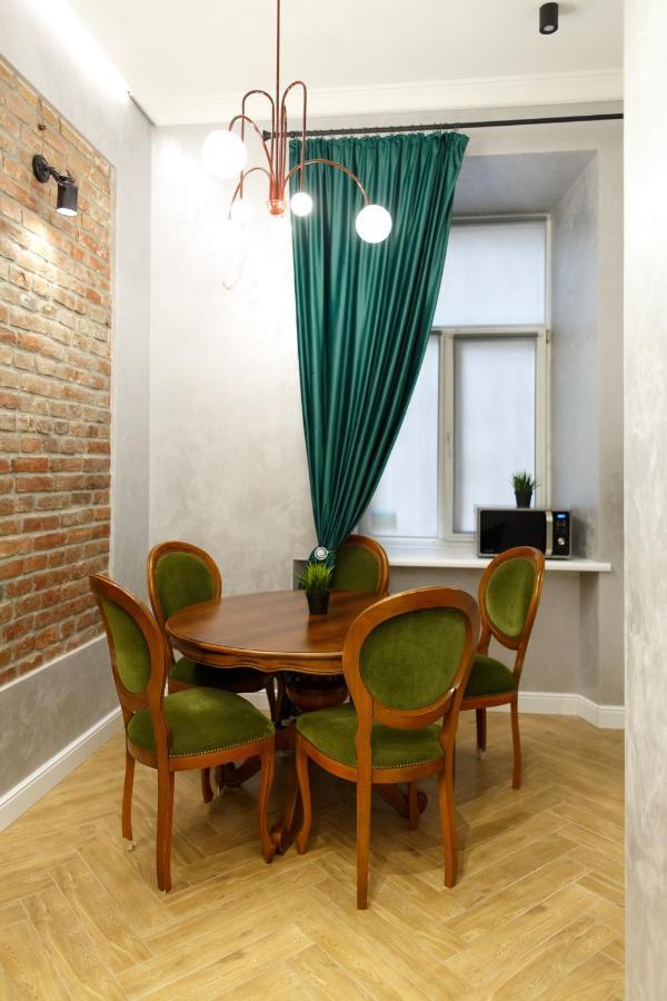 Two separate bedrooms Lychakivska 5 street old town Lviv Buitenkant foto