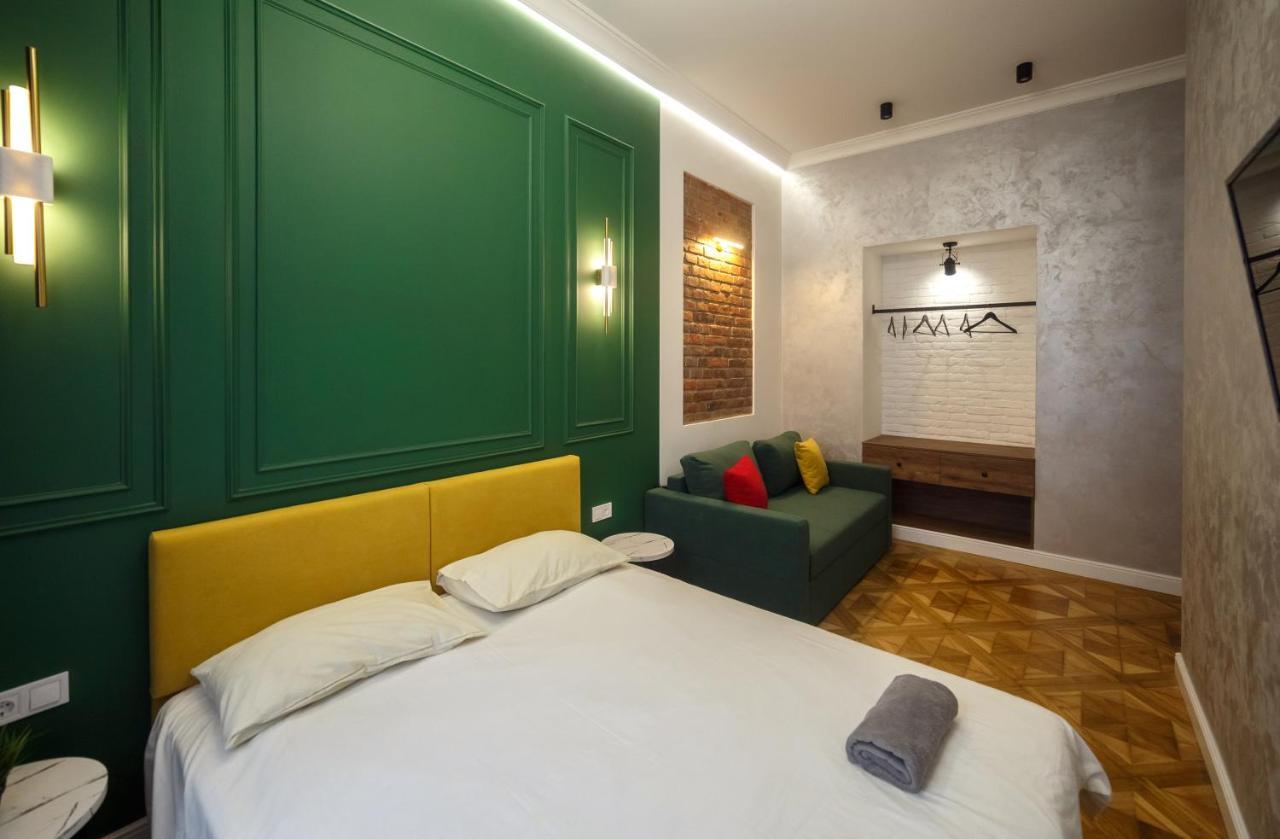 Two separate bedrooms Lychakivska 5 street old town Lviv Buitenkant foto